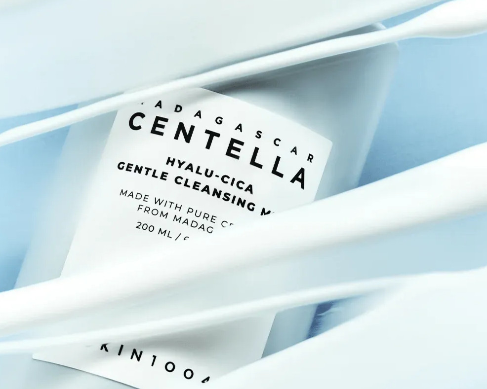 Skin1004 Madagascar Centella Hyalu Cica Gentle Cleansing Milk 3